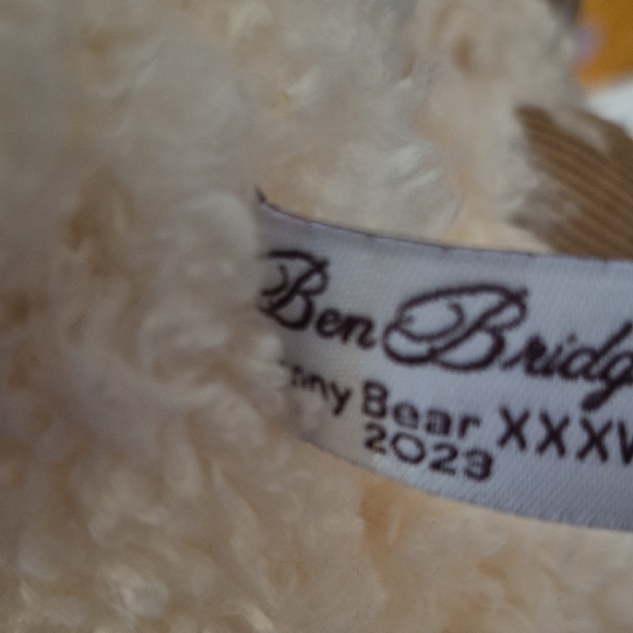 2023 Ben Bridge Benny Bear with Purple Plaid Hat - Picture 8 of 9